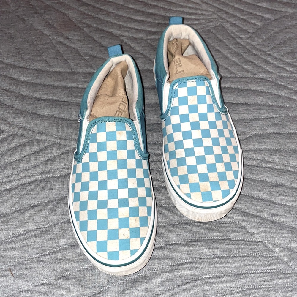 Teal checkered fans!